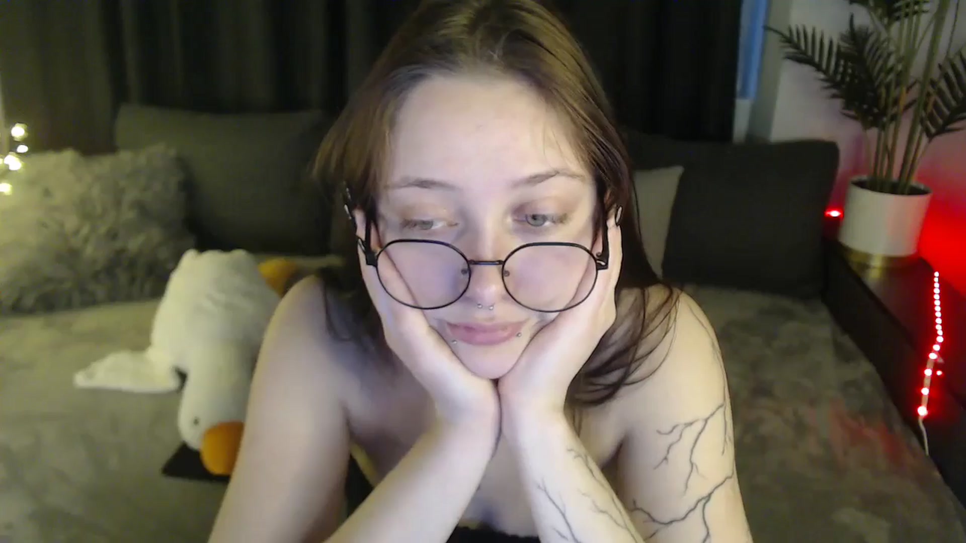 Gallery image thumbnail from SerenaSantos's myfreecams stream on, 03/15/2025, 13:22 image 7 of 20