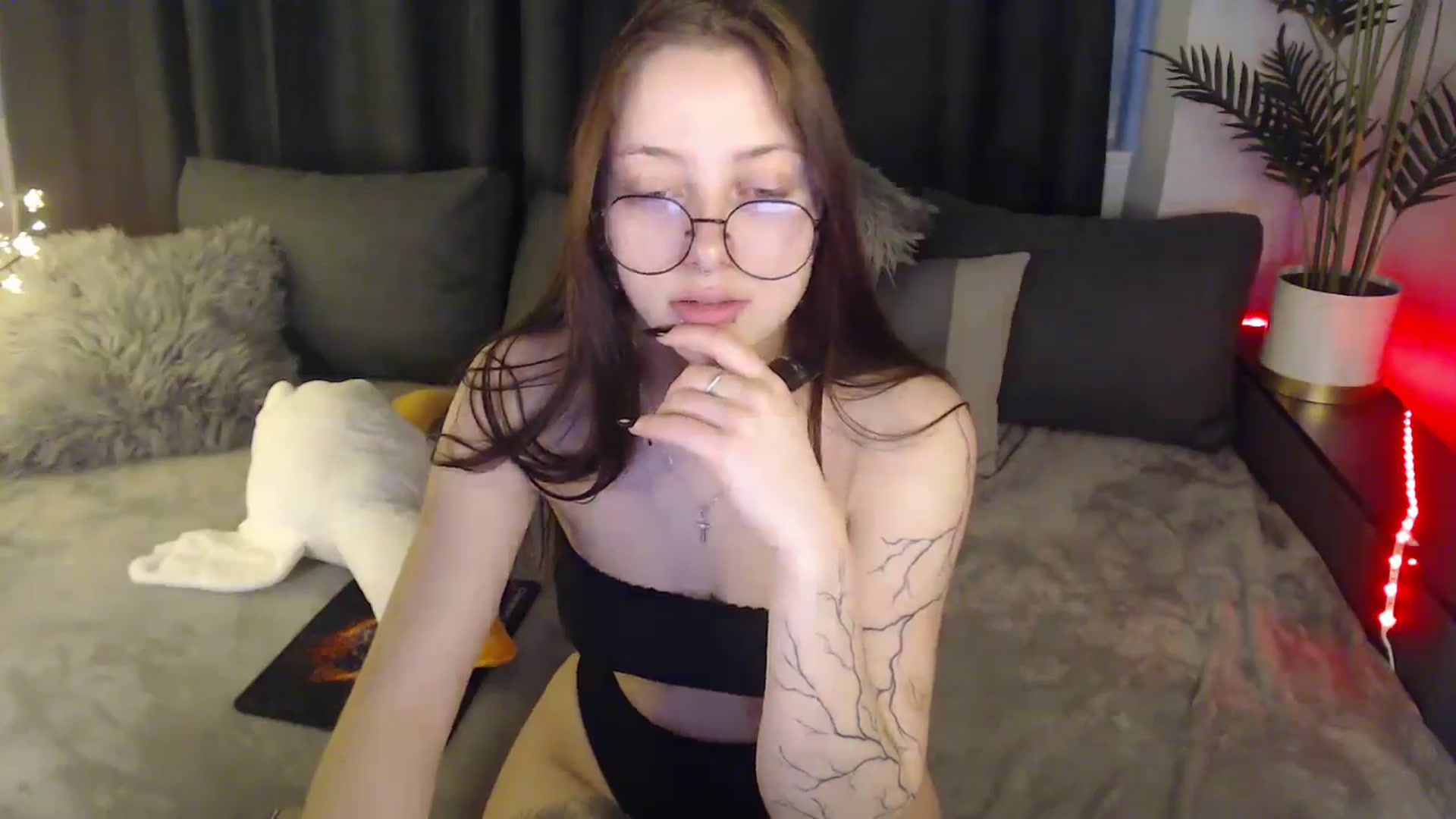 Gallery image thumbnail from SerenaSantos's myfreecams stream on, 03/15/2025, 14:08 image 7 of 20