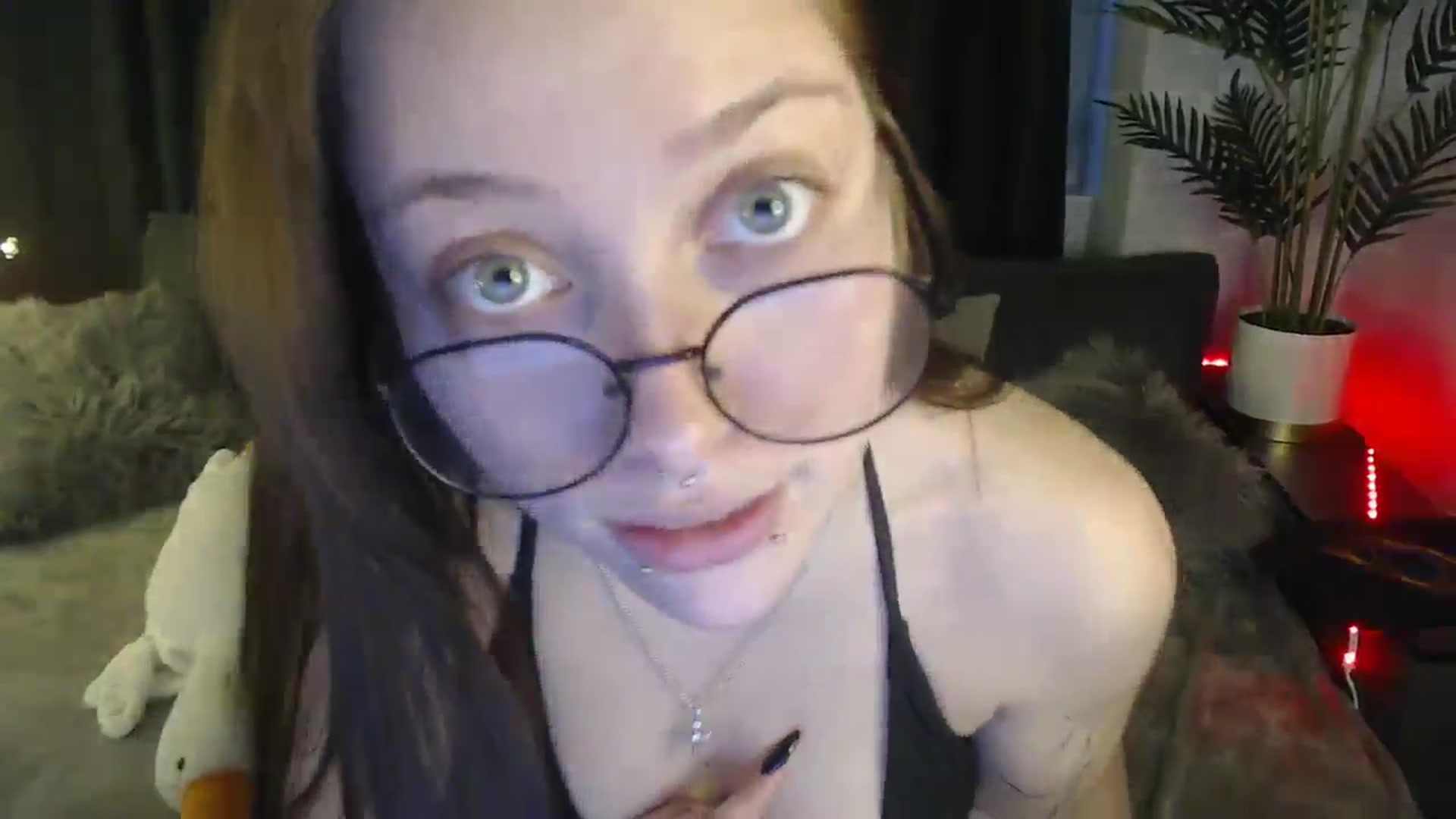 Gallery image thumbnail from SerenaSantos's myfreecams stream on, 03/17/2025, 12:08 image 16 of 20