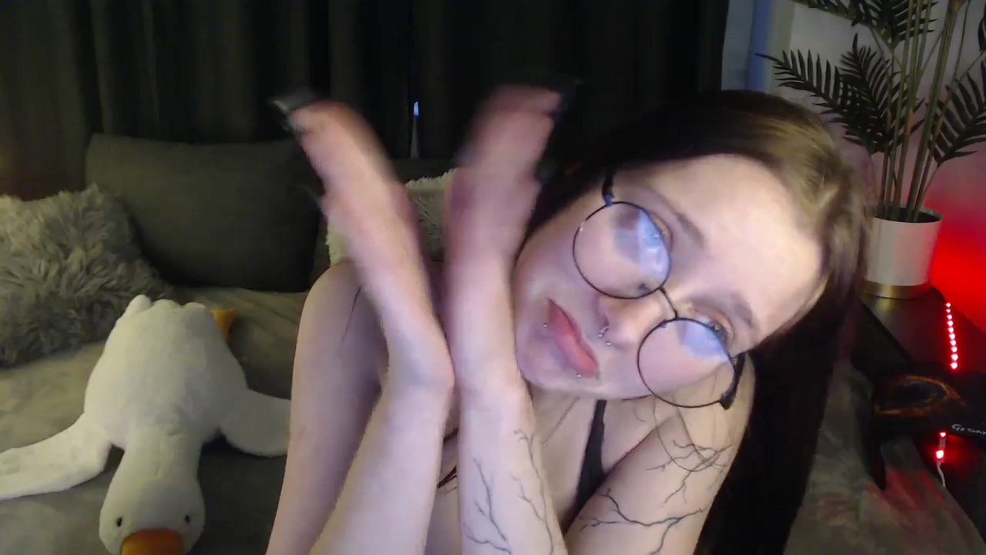 Gallery image thumbnail from SerenaSantos's myfreecams stream on, 03/18/2025, 14:35 image 18 of 20