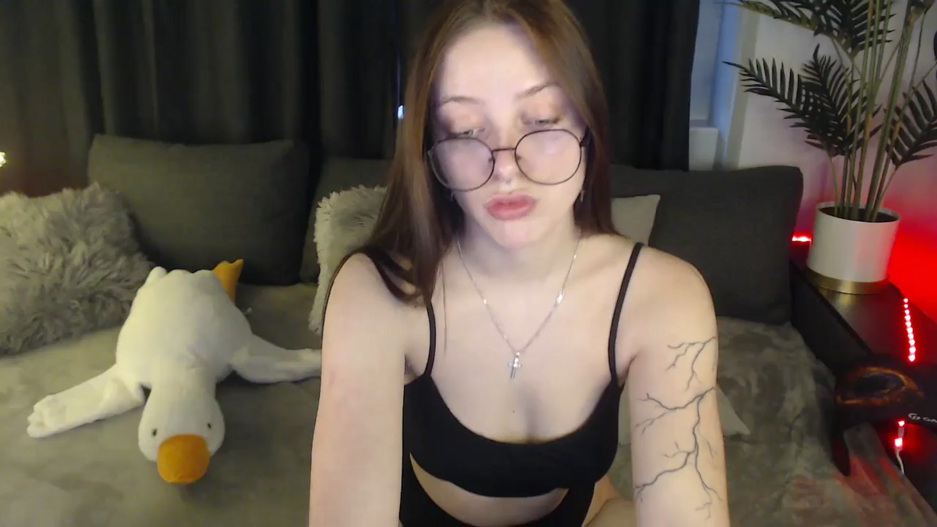 Gallery image thumbnail from SerenaSantos's myfreecams stream on, 03/19/2025, 09:37 image 12 of 20