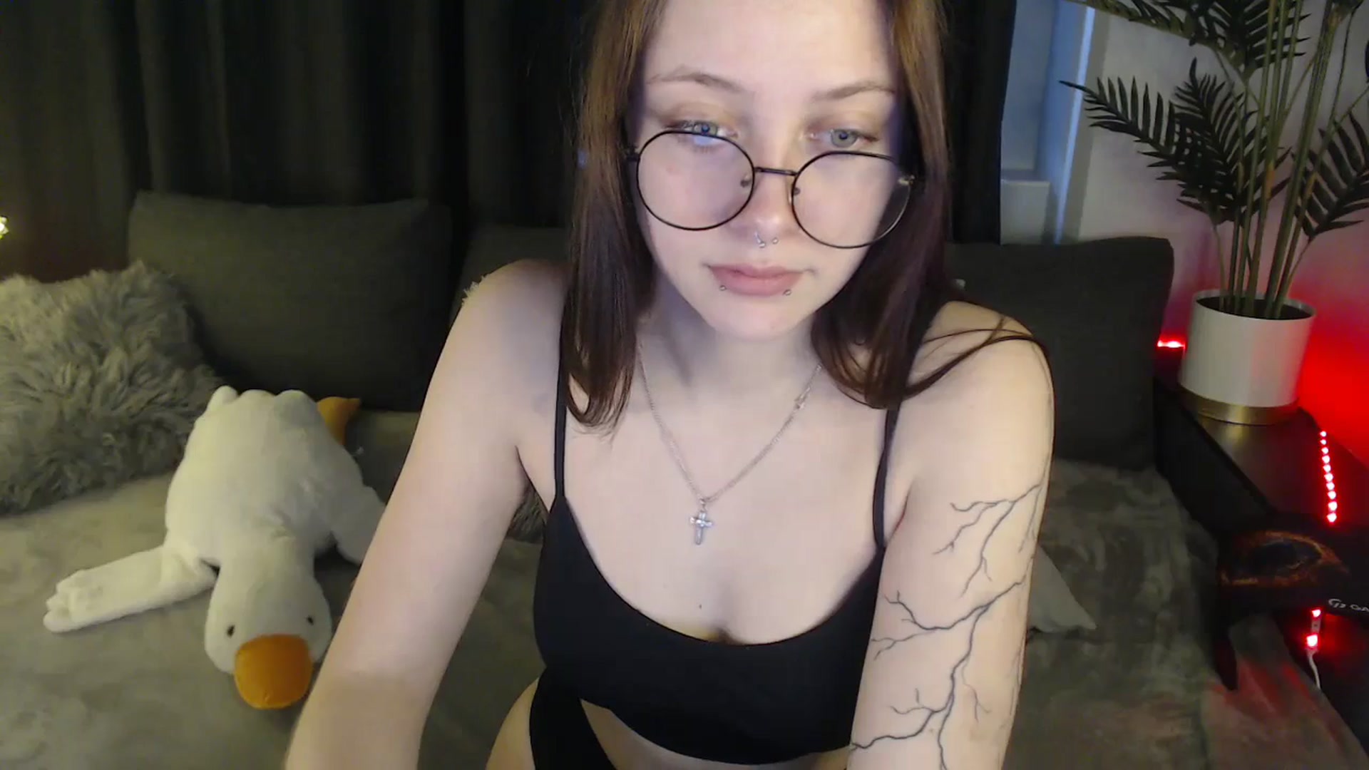 Gallery image thumbnail from SerenaSantos's myfreecams stream on, 03/19/2025, 10:48 image 3 of 20