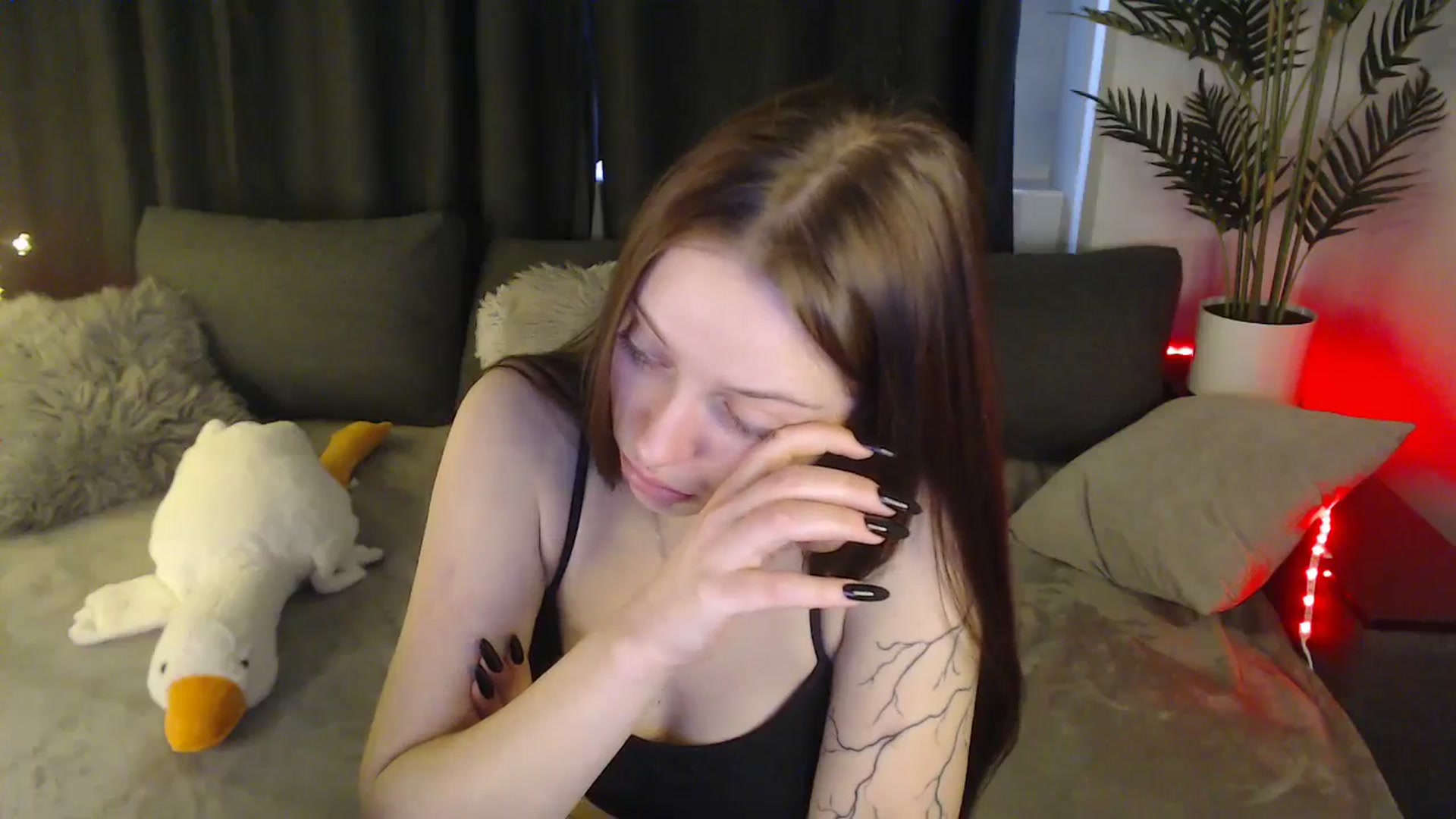 Gallery image thumbnail from SerenaSantos's myfreecams stream on, 03/19/2025, 12:11 image 9 of 20