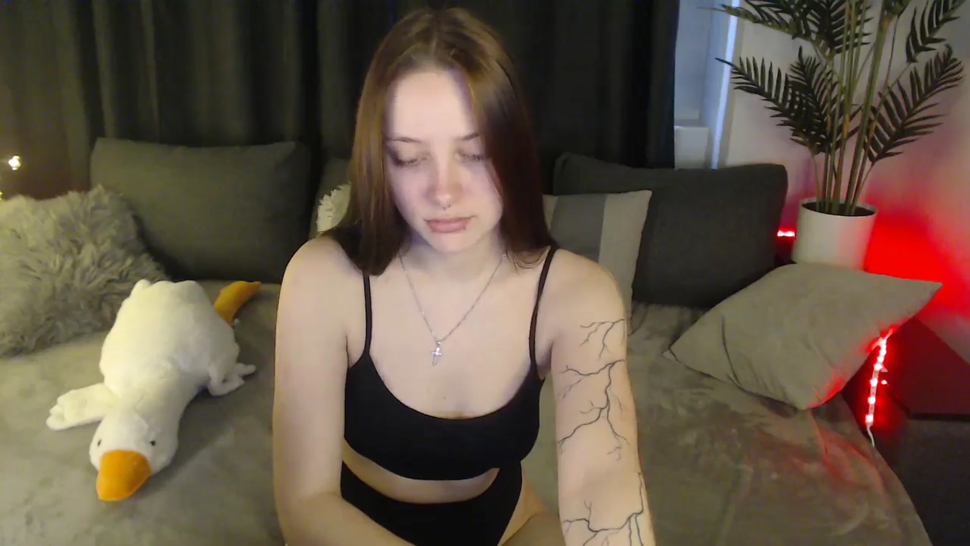 Gallery image thumbnail from SerenaSantos's myfreecams stream on, 03/19/2025, 12:11 image 14 of 20