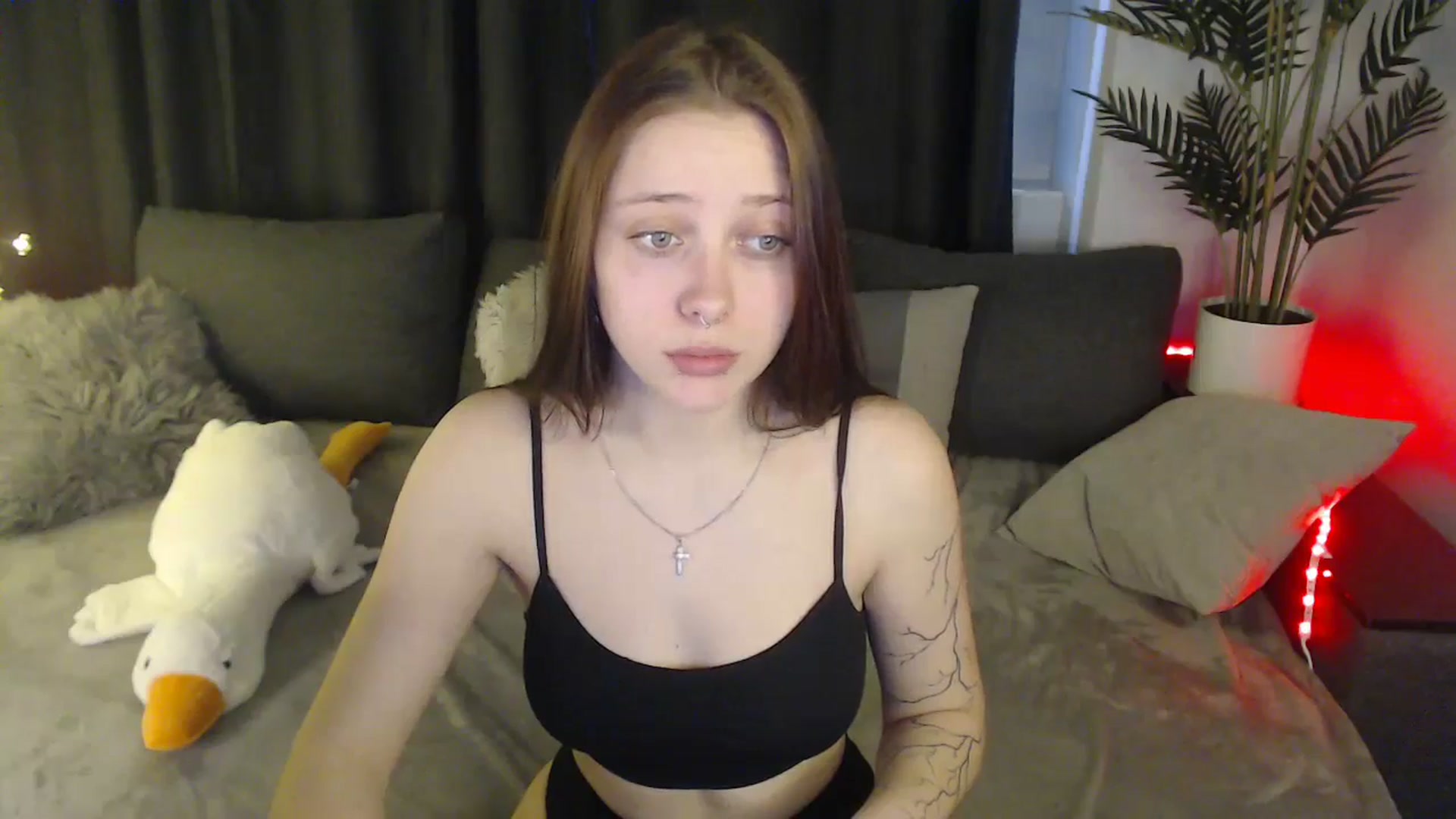 Gallery image thumbnail from SerenaSantos's myfreecams stream on, 03/19/2025, 12:11 image 10 of 20