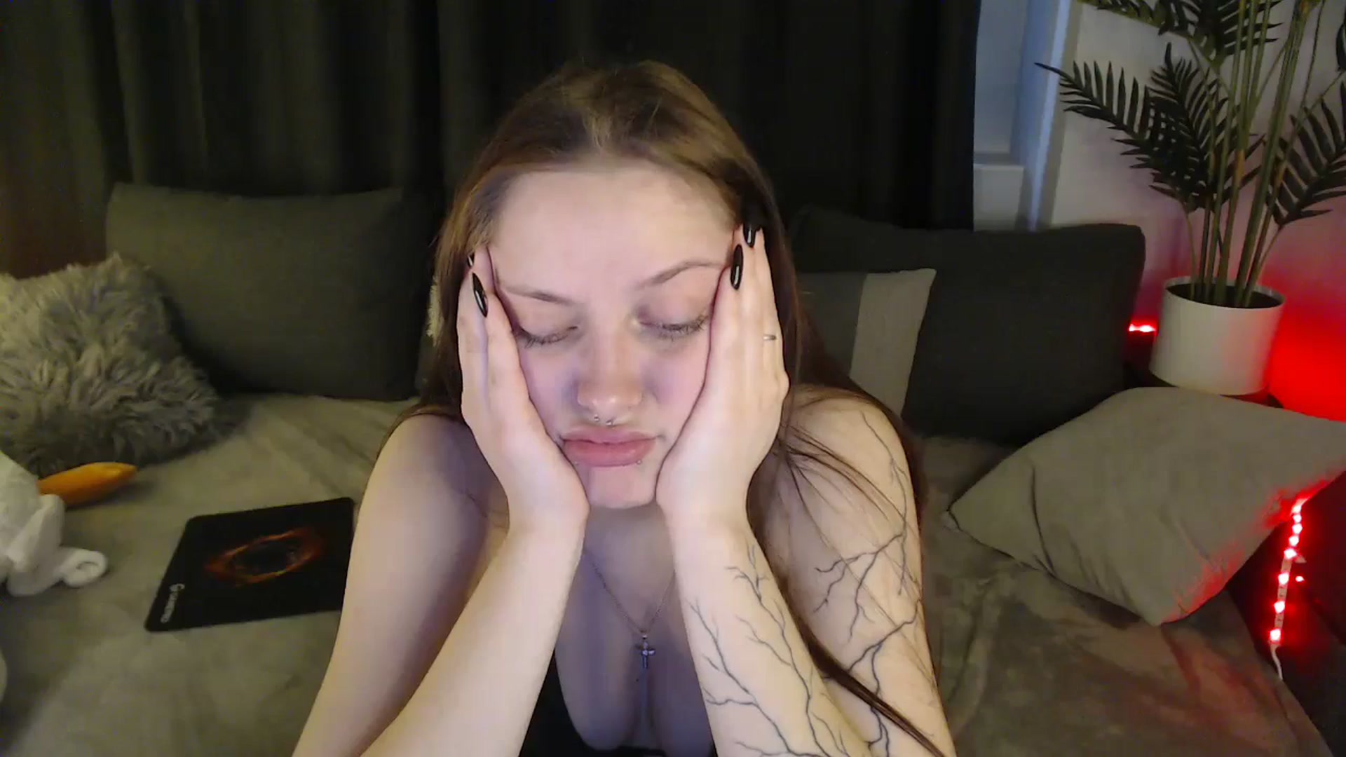 Gallery image thumbnail from SerenaSantos's myfreecams stream on, 03/19/2025, 13:21 image 16 of 20