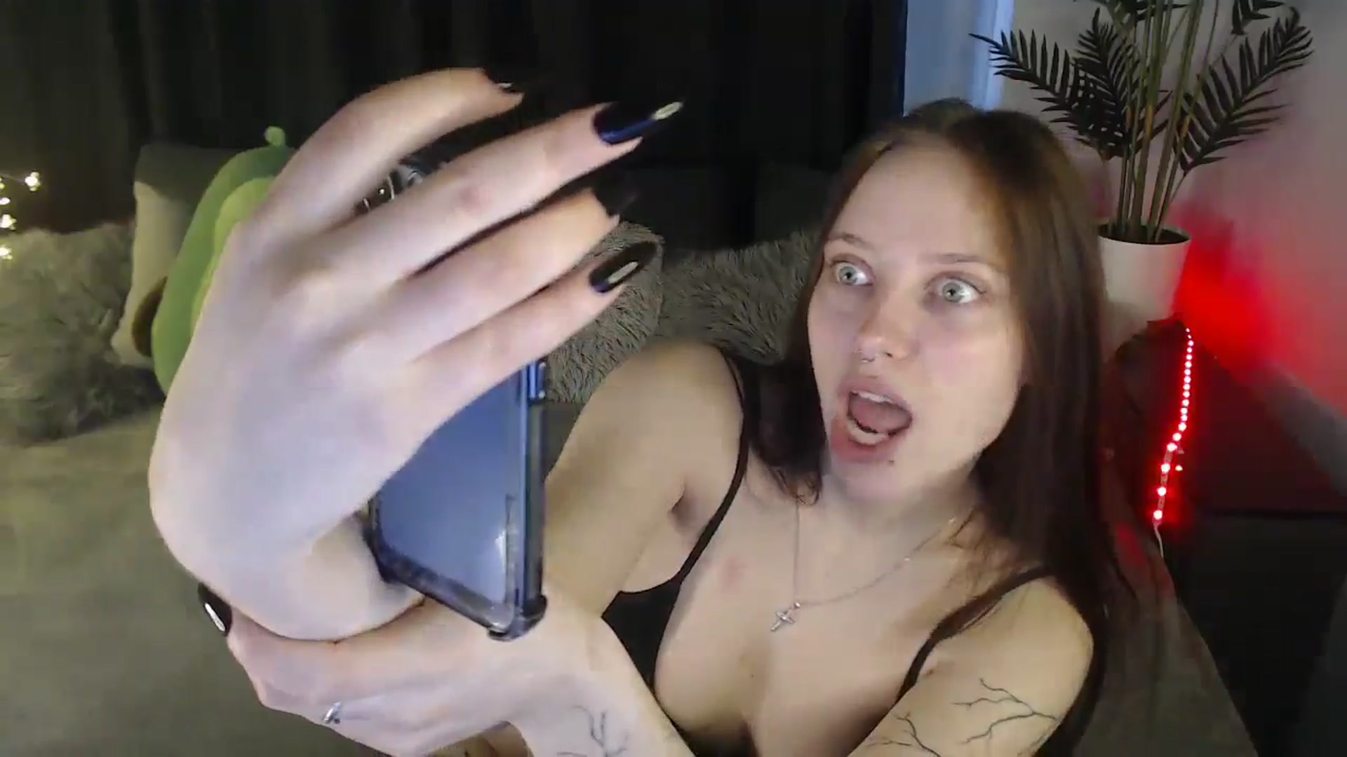 Gallery image thumbnail from SerenaSantos's myfreecams stream on, 03/23/2025, 09:59 image 6 of 20