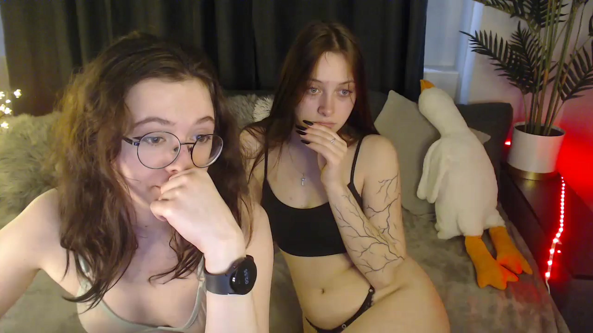 Gallery image thumbnail from SerenaSantos's myfreecams stream on, 03/24/2025, 13:05 image 13 of 20