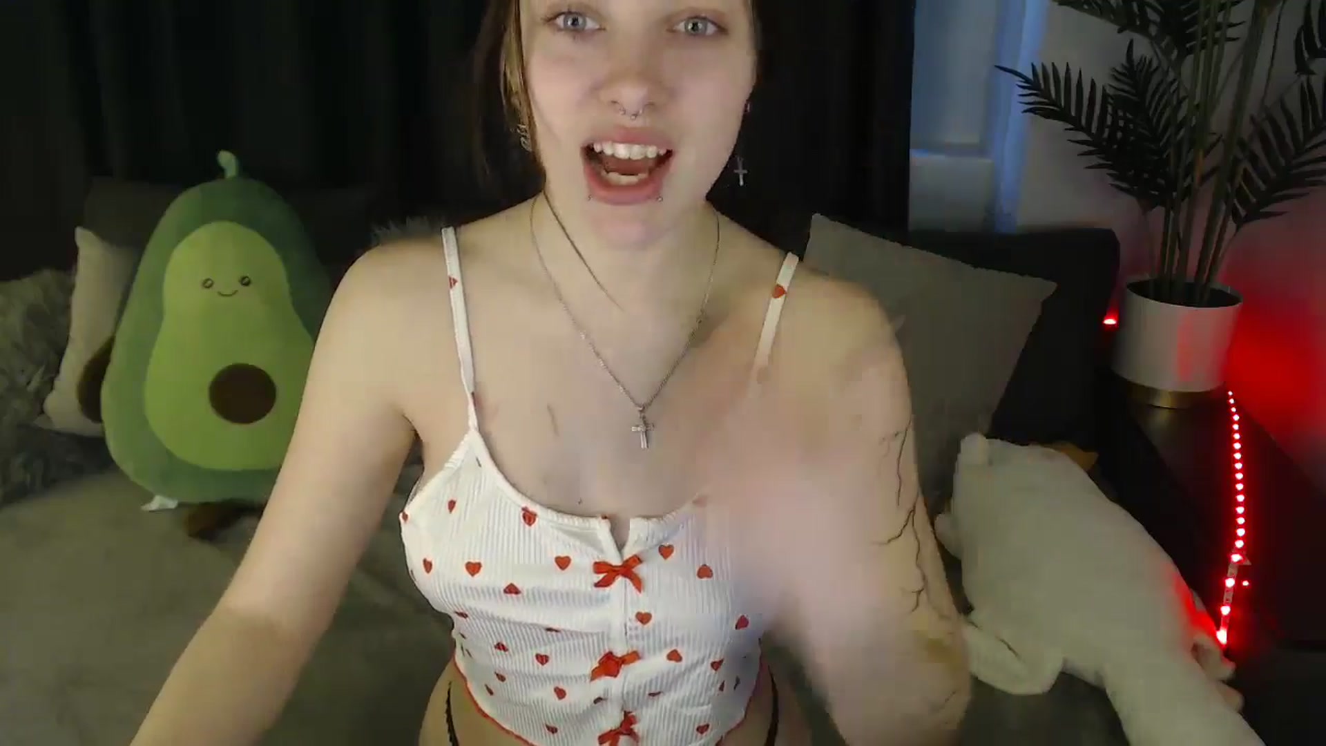 Gallery image thumbnail from SerenaSantos's myfreecams stream on, 03/26/2025, 11:27 image 8 of 20