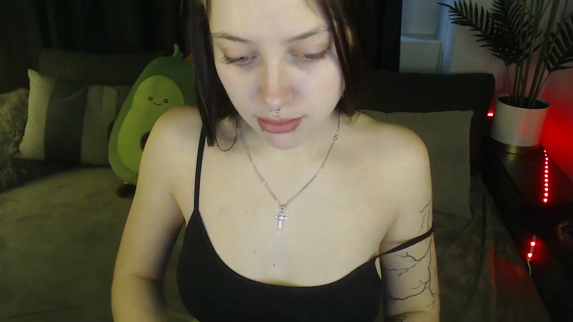 Gallery image thumbnail from SerenaSantos's myfreecams stream on, 03/30/2025, 09:27 image 6 of 20