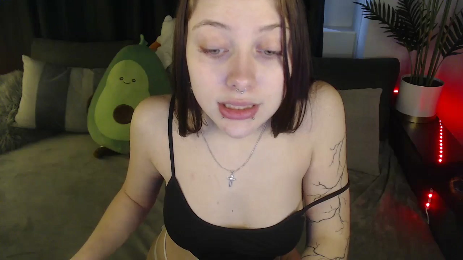 Gallery image thumbnail from SerenaSantos's myfreecams stream on, 03/30/2025, 09:27 image 11 of 20
