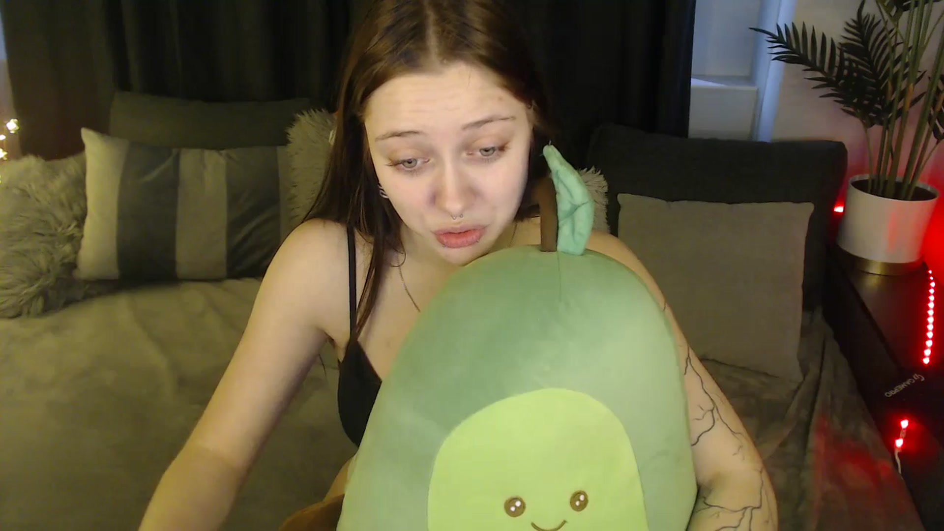 Gallery image thumbnail from SerenaSantos's myfreecams stream on, 03/30/2025, 09:27 image 17 of 20