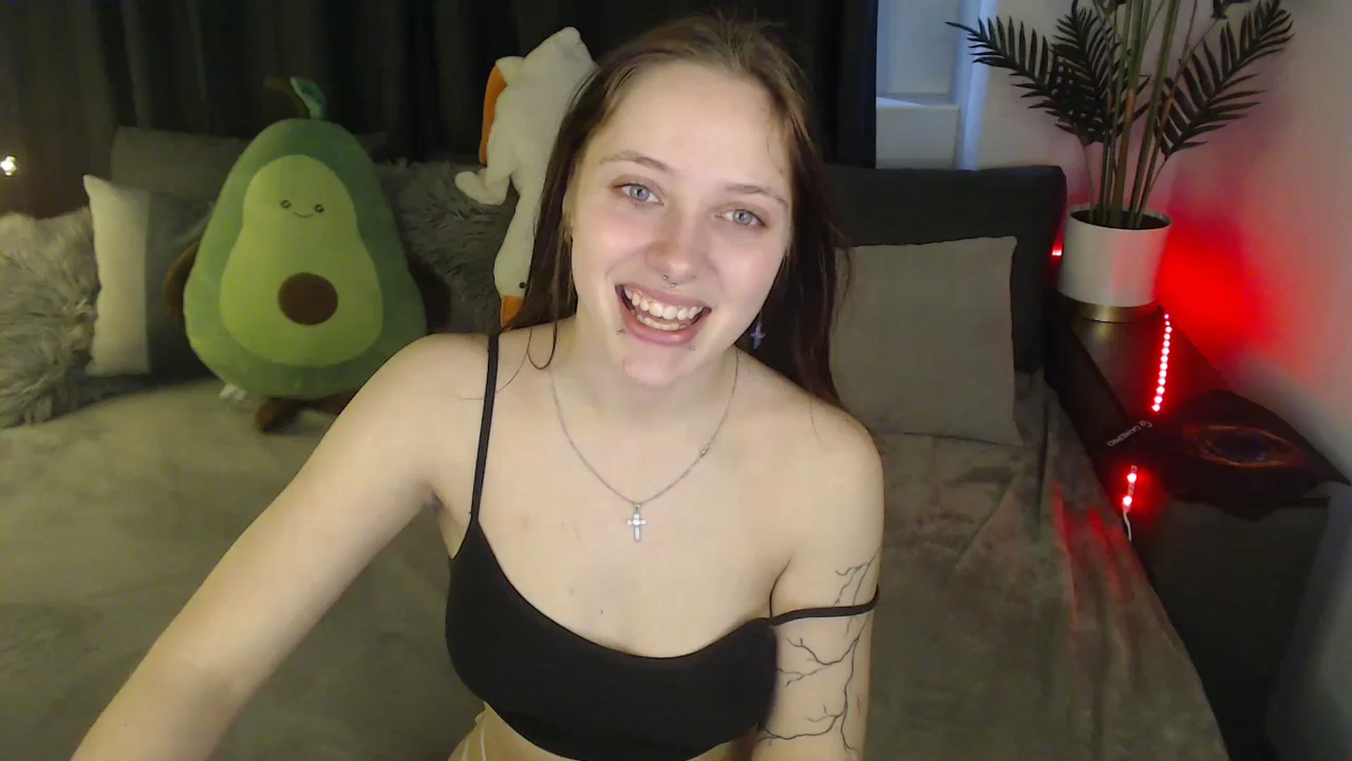 Gallery image thumbnail from SerenaSantos's myfreecams stream on, 03/30/2025, 14:01 image 1 of 20