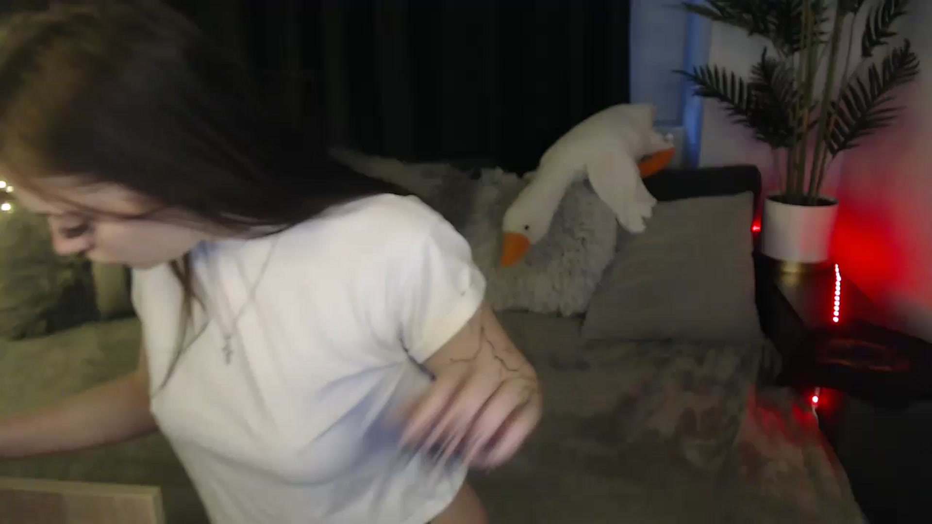Gallery image thumbnail from SerenaSantos's myfreecams stream on, 04/02/2025, 09:28 image 1 of 20