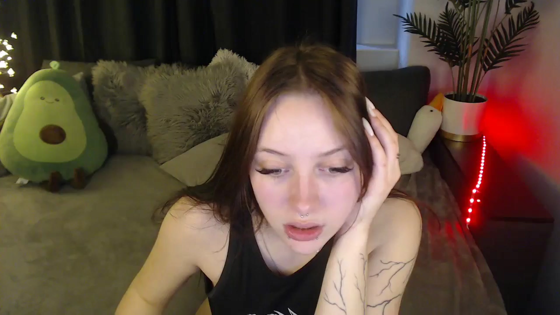 Gallery image thumbnail from SerenaSantos's myfreecams stream on, 04/07/2025, 11:23 image 10 of 20
