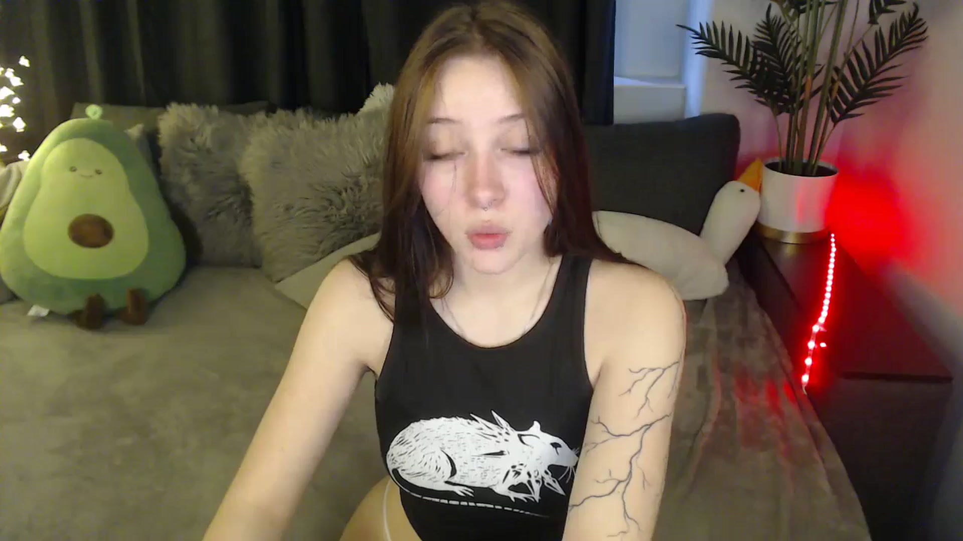 Gallery image thumbnail from SerenaSantos's myfreecams stream on, 04/07/2025, 11:23 image 8 of 20