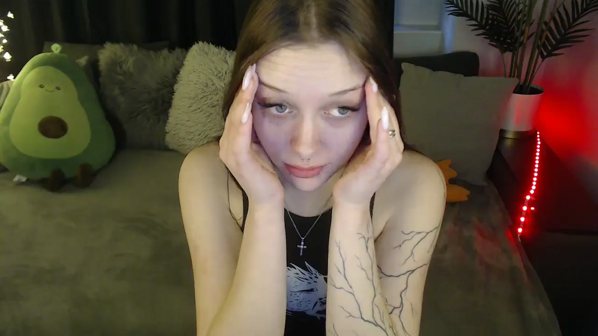Gallery image thumbnail from SerenaSantos's myfreecams stream on, 04/08/2025, 08:41 image 8 of 20