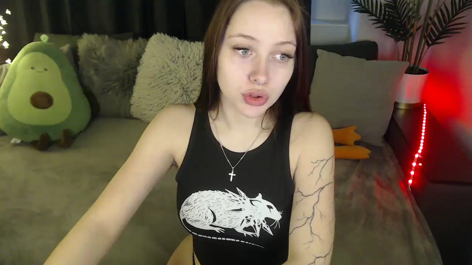 Gallery image thumbnail from SerenaSantos's myfreecams stream on, 04/08/2025, 08:41 image 12 of 20
