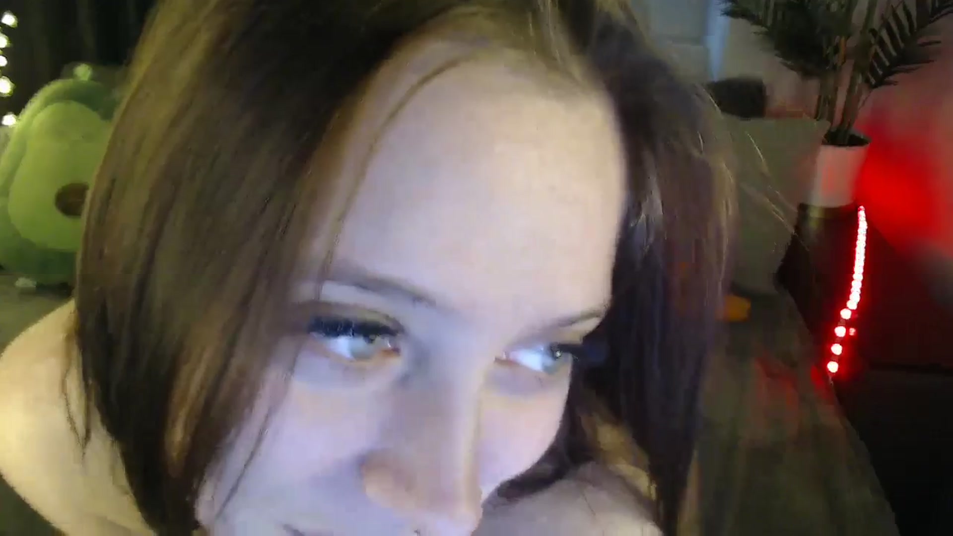 Gallery image thumbnail from SerenaSantos's myfreecams stream on, 04/08/2025, 09:03 image 13 of 20