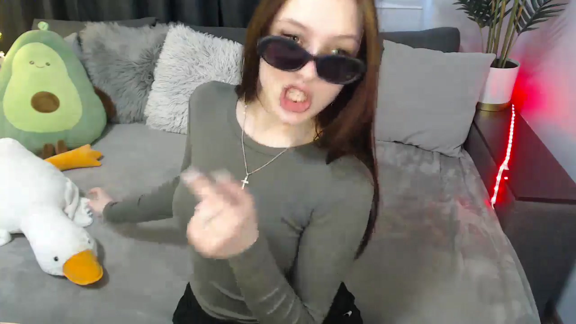 Gallery image thumbnail from SerenaSantos's myfreecams stream on, 04/08/2025, 10:00 image 14 of 20