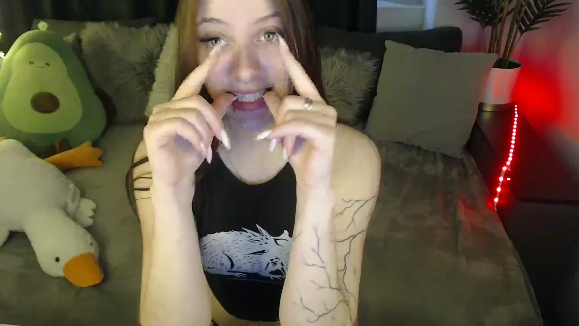 Gallery image thumbnail from SerenaSantos's myfreecams stream on, 04/08/2025, 10:00 image 5 of 20