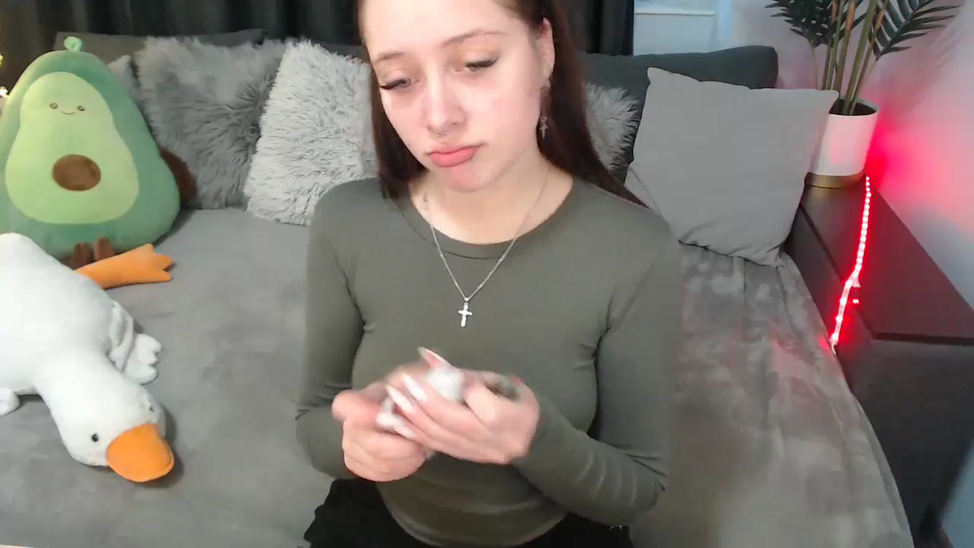 Gallery image thumbnail from SerenaSantos's myfreecams stream on, 04/08/2025, 10:00 image 15 of 20