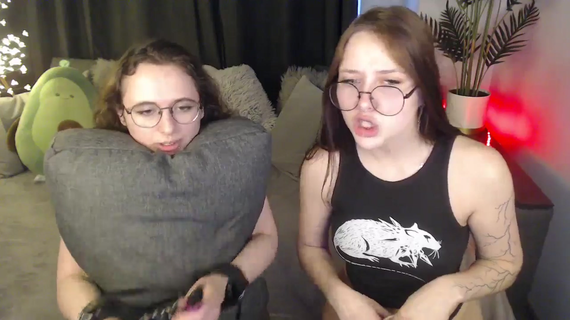 Gallery image thumbnail from SerenaSantos's myfreecams stream on, 04/12/2025, 14:21 image 11 of 20