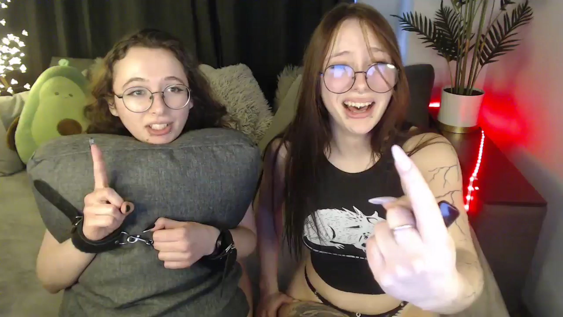 Gallery image thumbnail from SerenaSantos's myfreecams stream on, 04/12/2025, 14:21 image 13 of 20