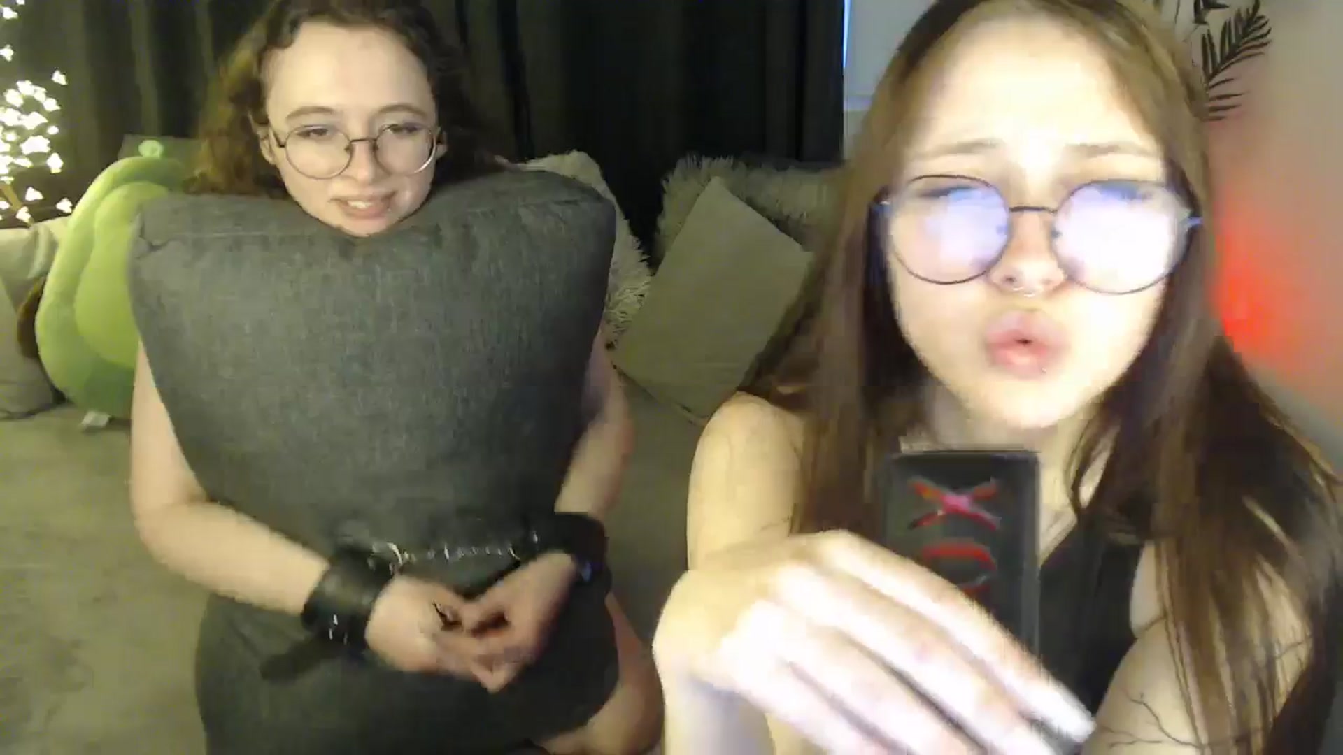 Gallery image thumbnail from SerenaSantos's myfreecams stream on, 04/12/2025, 14:21 image 10 of 20