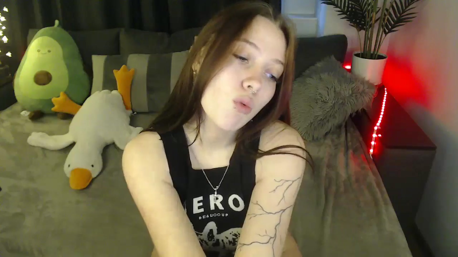 Gallery image thumbnail from SerenaSantos's myfreecams stream on, 04/13/2025, 10:11 image 2 of 20
