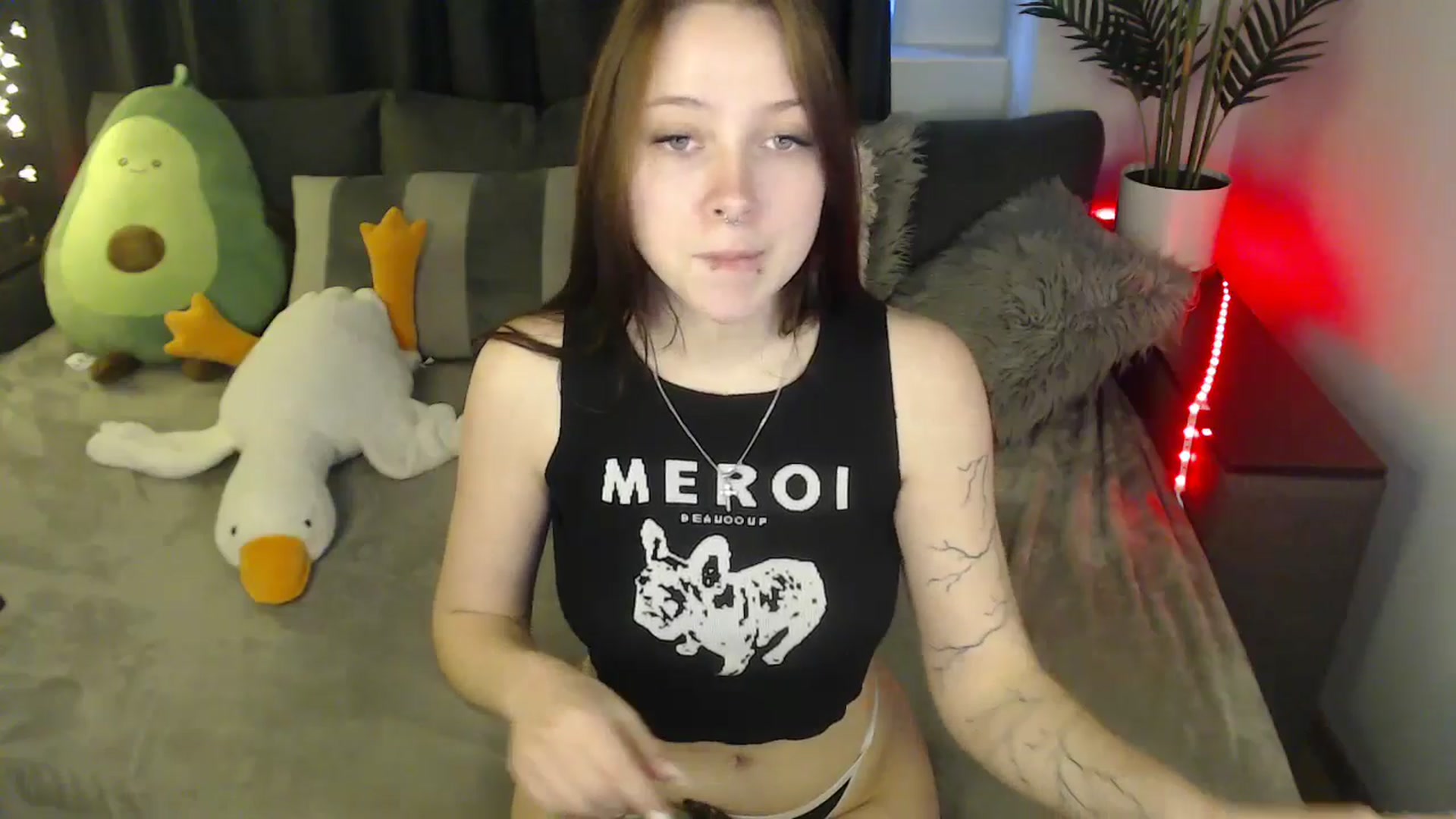 Gallery image thumbnail from SerenaSantos's myfreecams stream on, 04/13/2025, 10:11 image 6 of 20