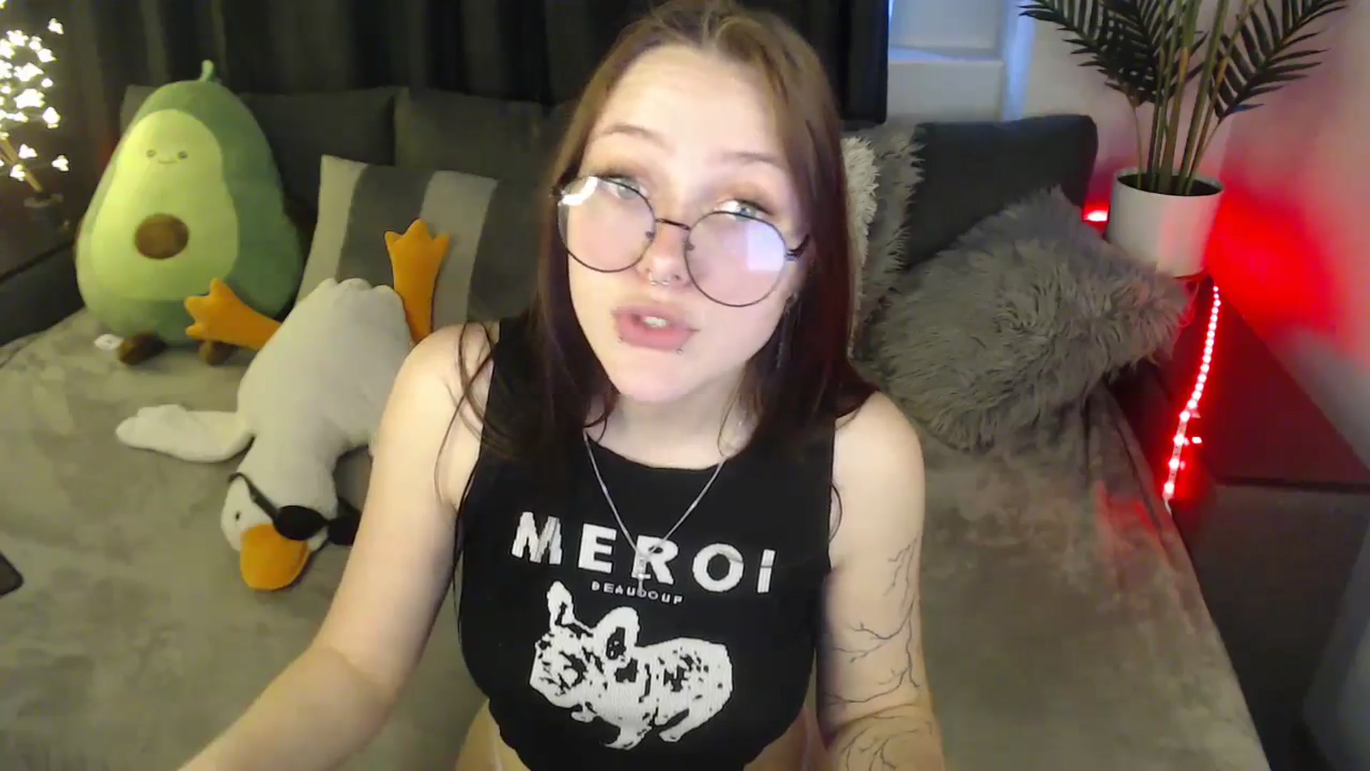 Gallery image thumbnail from SerenaSantos's myfreecams stream on, 04/13/2025, 12:29 image 12 of 20