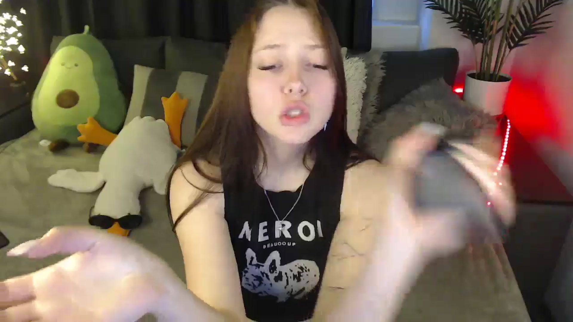Gallery image thumbnail from SerenaSantos's myfreecams stream on, 04/13/2025, 12:29 image 4 of 20