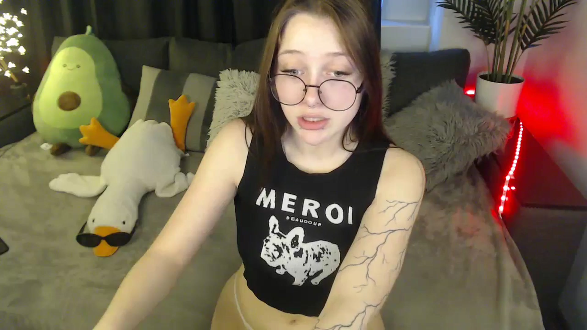Gallery image thumbnail from SerenaSantos's myfreecams stream on, 04/13/2025, 13:11 image 9 of 20