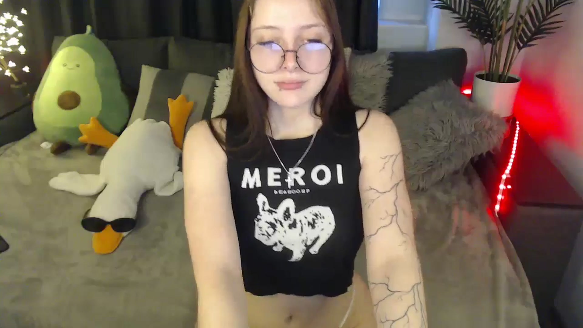 Gallery image thumbnail from SerenaSantos's myfreecams stream on, 04/13/2025, 13:38 image 7 of 20