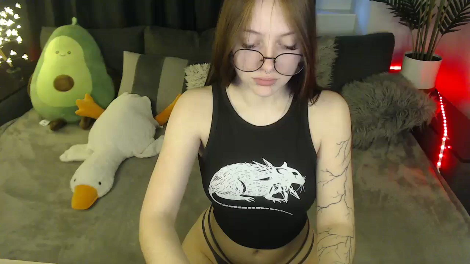 Gallery image thumbnail from SerenaSantos's myfreecams stream on, 04/14/2025, 10:45 image 15 of 20
