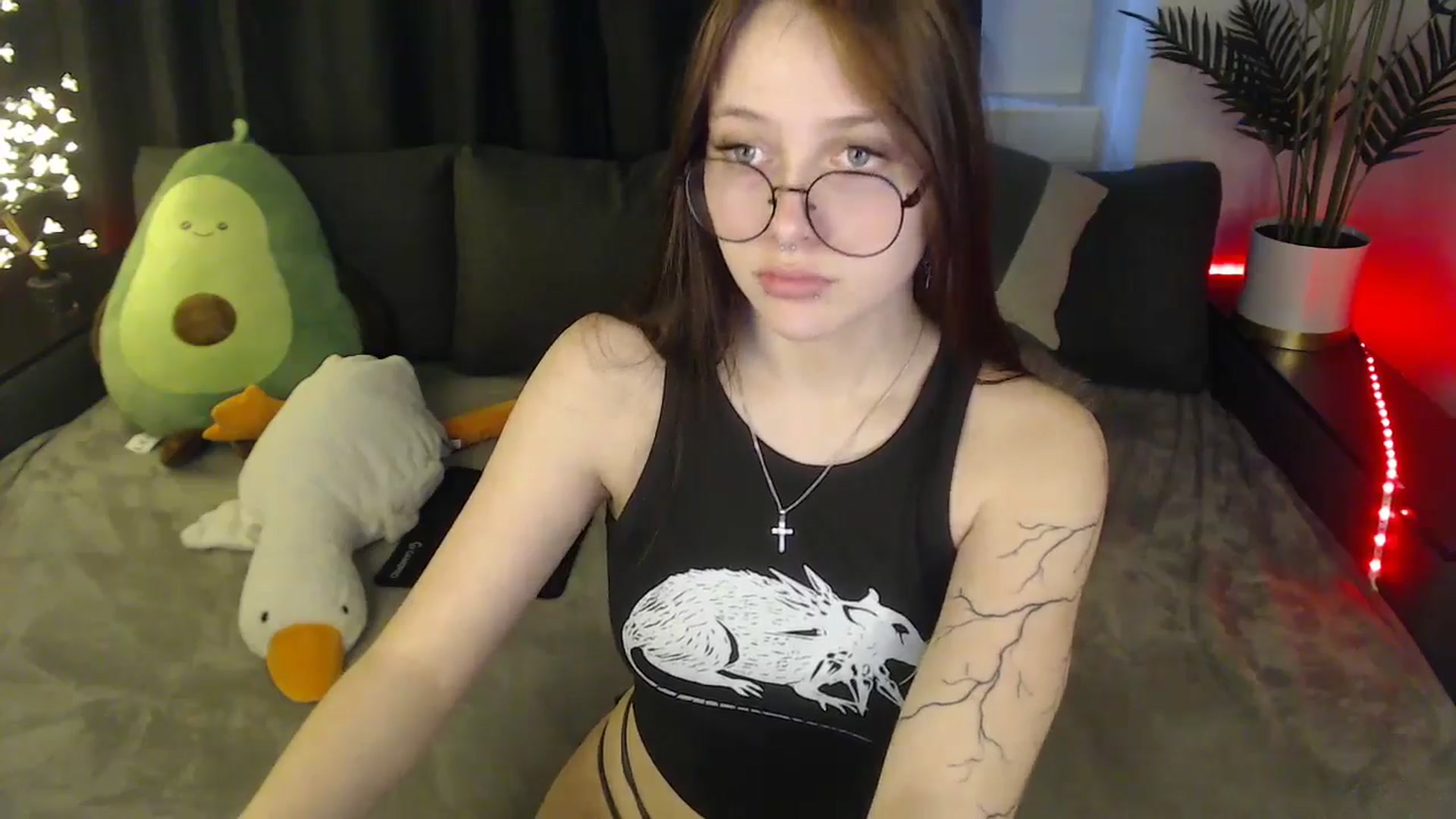 Gallery image thumbnail from SerenaSantos's myfreecams stream on, 04/14/2025, 11:57 image 11 of 20