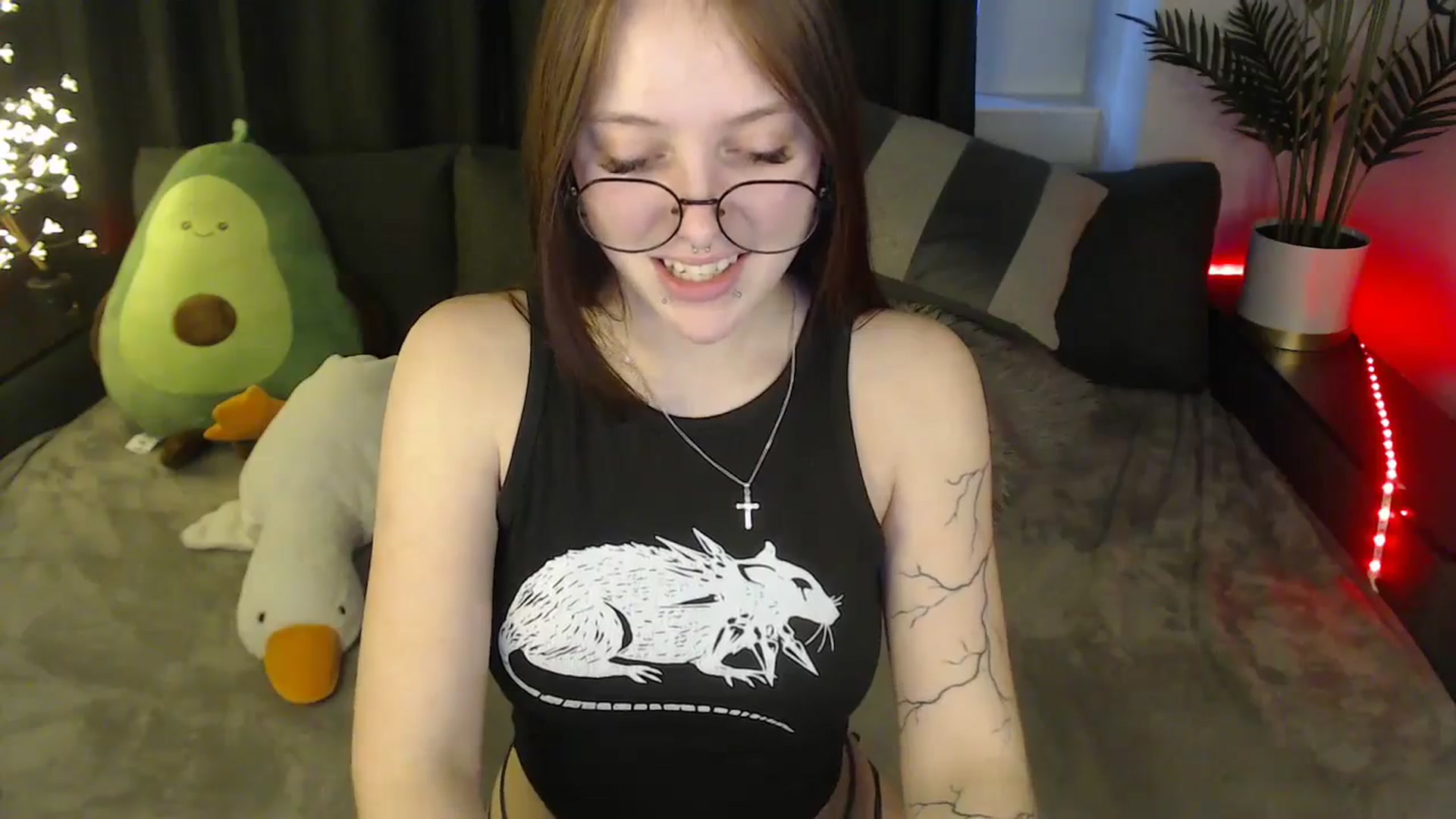 Gallery image thumbnail from SerenaSantos's myfreecams stream on, 04/14/2025, 11:57 image 19 of 20