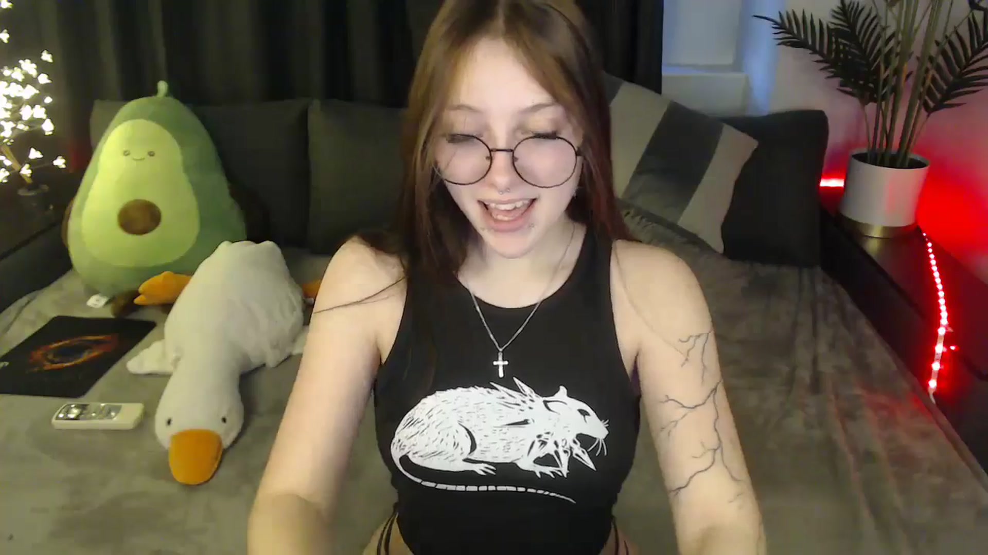Gallery image thumbnail from SerenaSantos's myfreecams stream on, 04/14/2025, 13:38 image 9 of 20