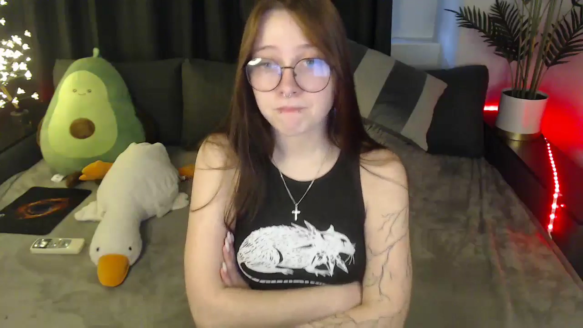 Gallery image thumbnail from SerenaSantos's myfreecams stream on, 04/14/2025, 13:38 image 15 of 20