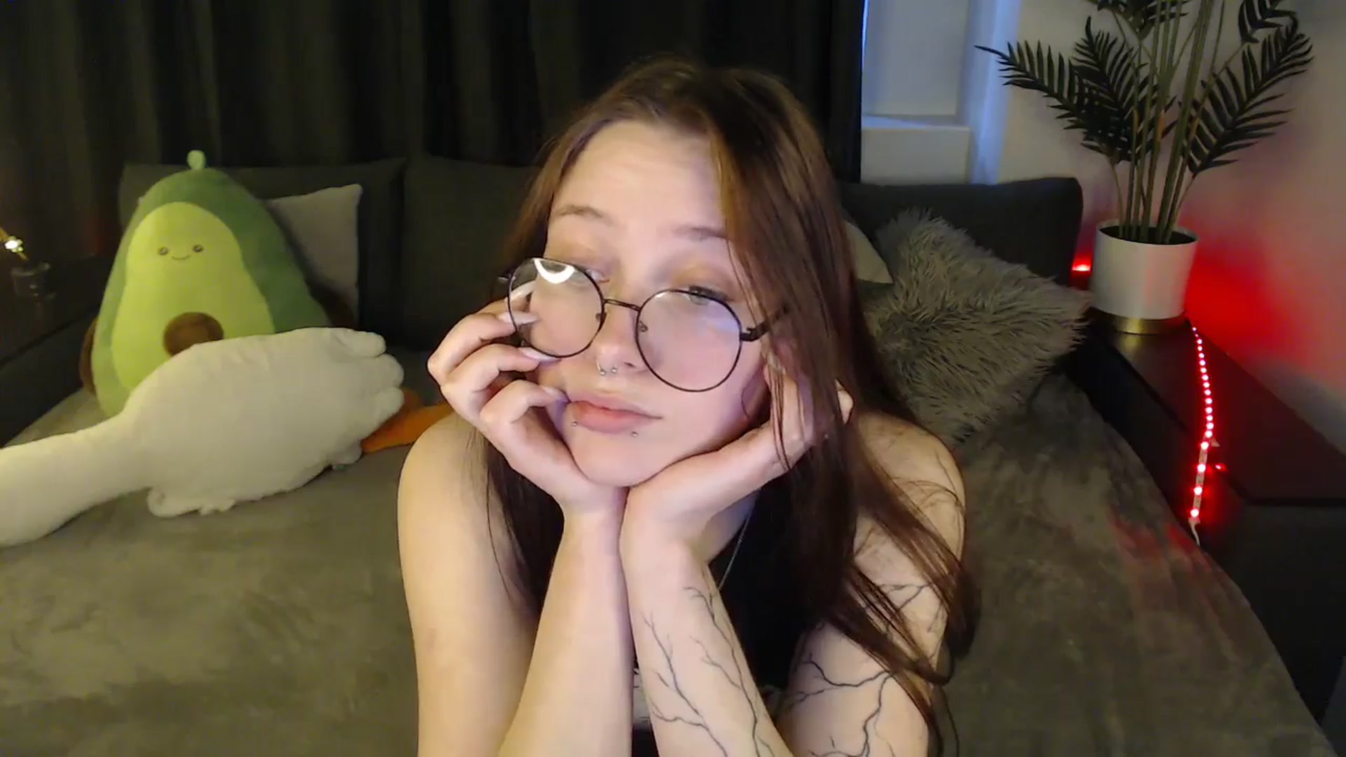Gallery image thumbnail from SerenaSantos's myfreecams stream on, 04/18/2025, 11:30 image 5 of 20
