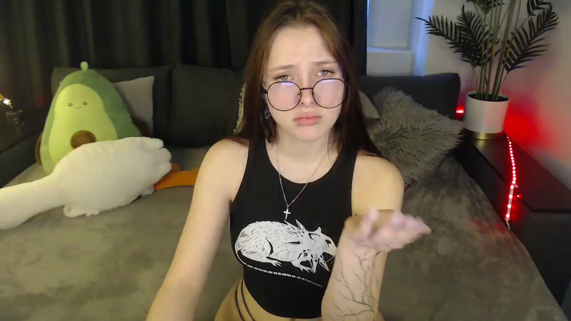 Gallery image thumbnail from SerenaSantos's myfreecams stream on, 04/18/2025, 11:30 image 17 of 20