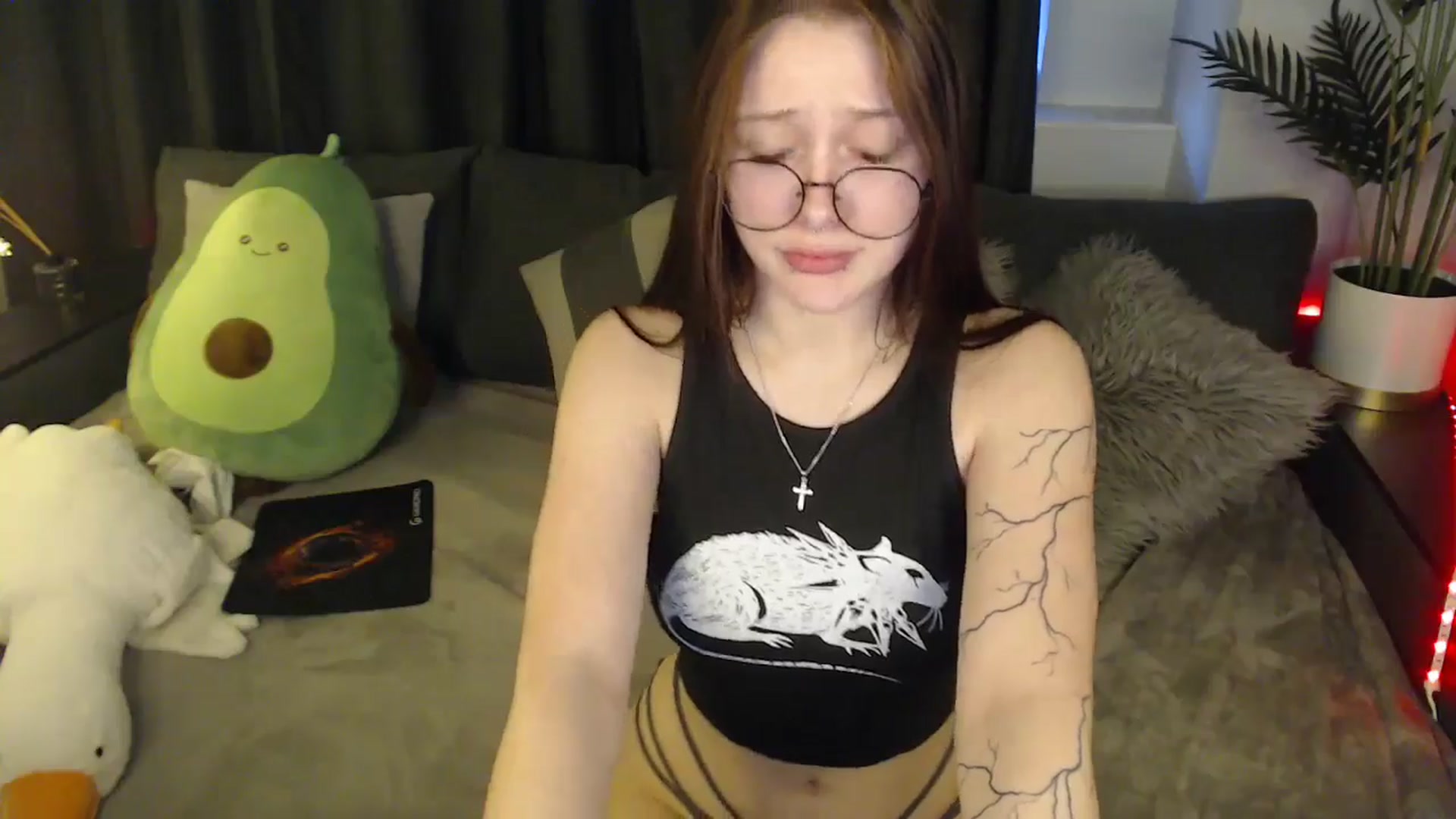 Gallery image thumbnail from SerenaSantos's myfreecams stream on, 04/18/2025, 12:46 image 9 of 20
