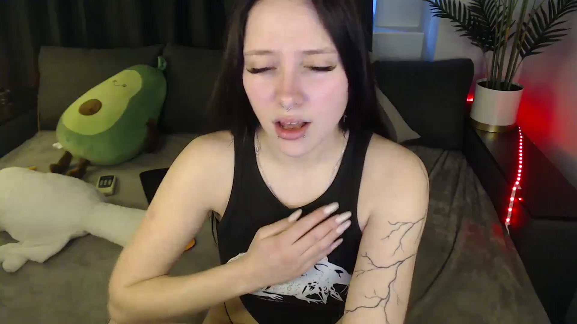 Gallery image thumbnail from SerenaSantos's myfreecams stream on, 04/20/2025, 10:19 image 2 of 20