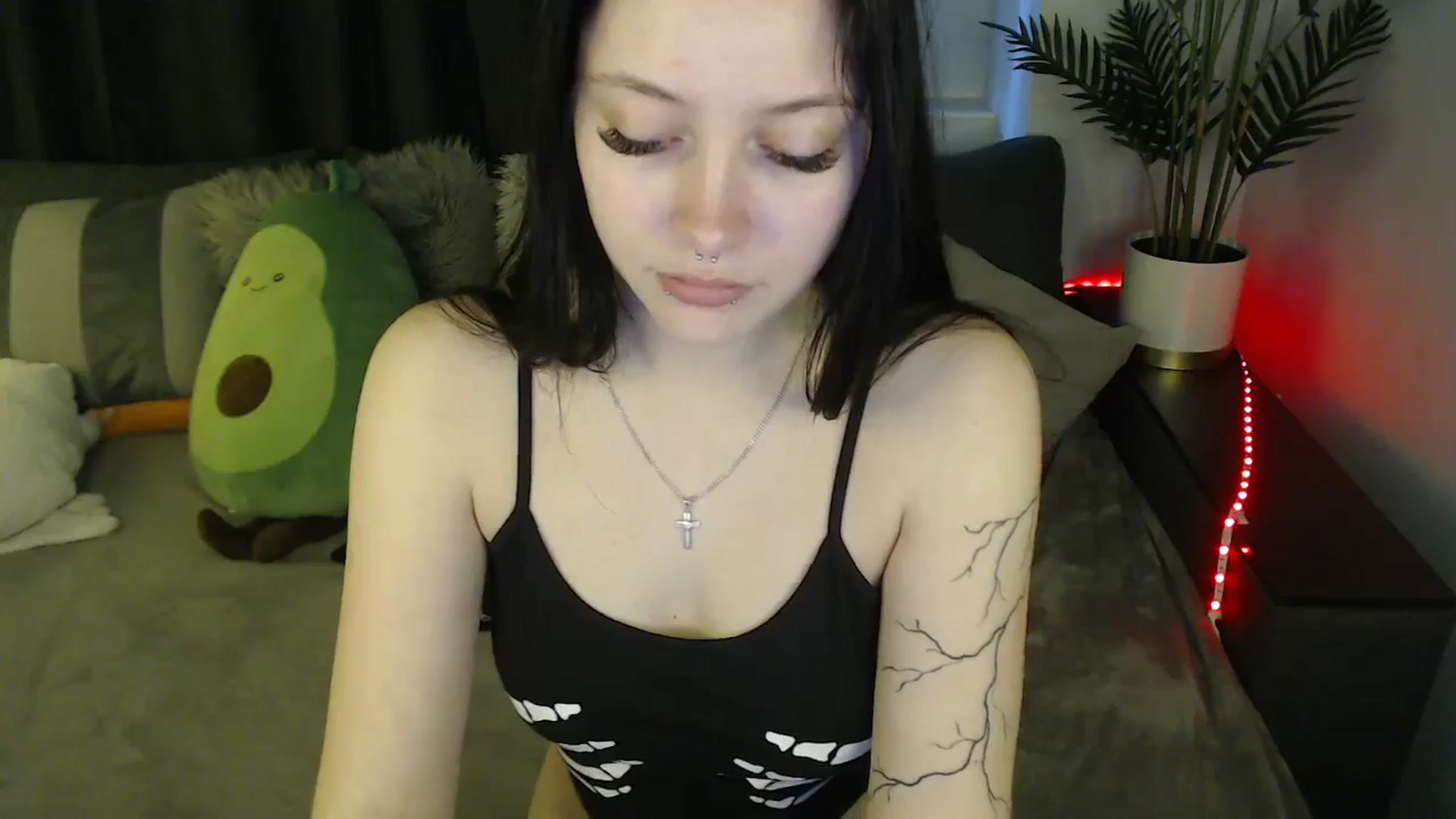 Gallery image thumbnail from SerenaSantos's myfreecams stream on, 04/21/2025, 11:29 image 9 of 20
