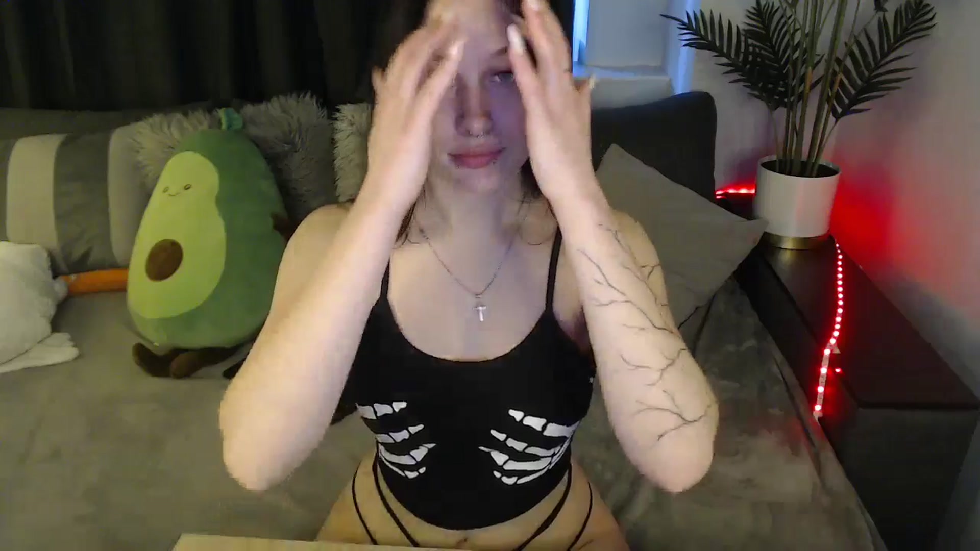 Gallery image thumbnail from SerenaSantos's myfreecams stream on, 04/21/2025, 11:29 image 7 of 20