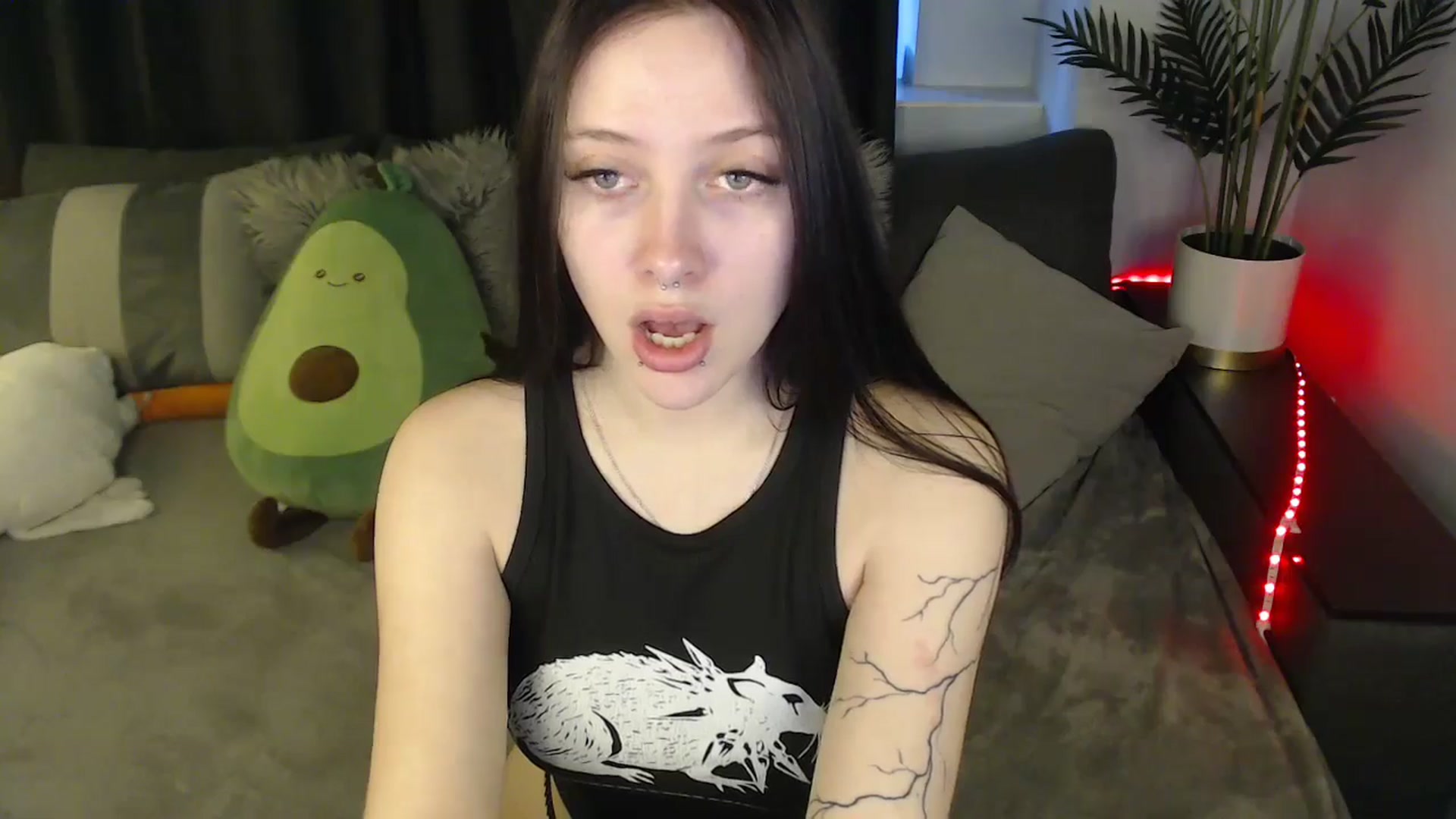 Gallery image thumbnail from SerenaSantos's myfreecams stream on, 04/22/2025, 08:51 image 6 of 20