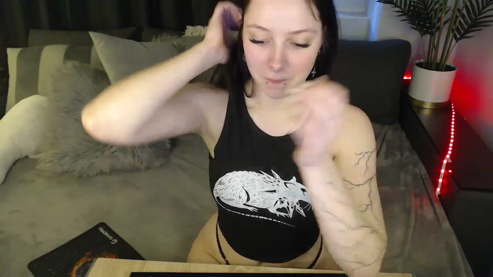 Gallery image thumbnail from SerenaSantos's myfreecams stream on, 04/22/2025, 11:34 image 5 of 20