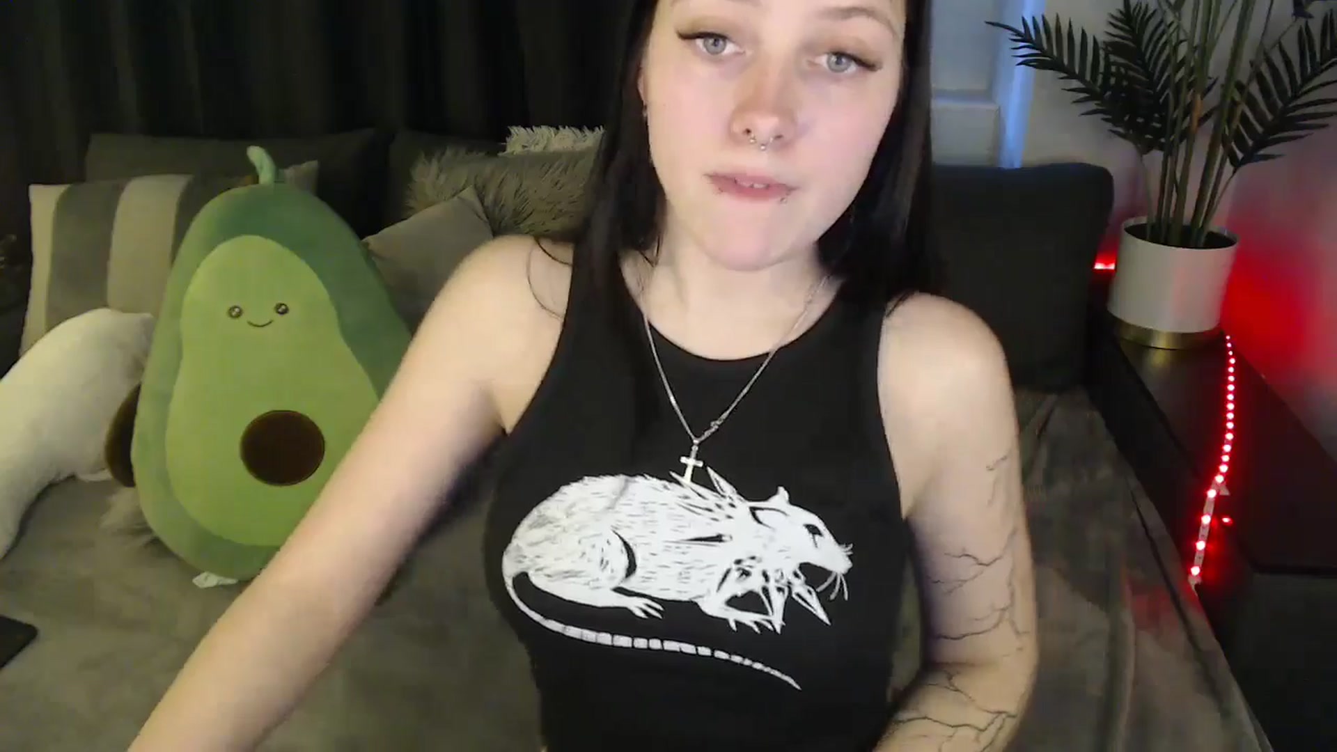 Gallery image thumbnail from SerenaSantos's myfreecams stream on, 04/22/2025, 11:54 image 18 of 20