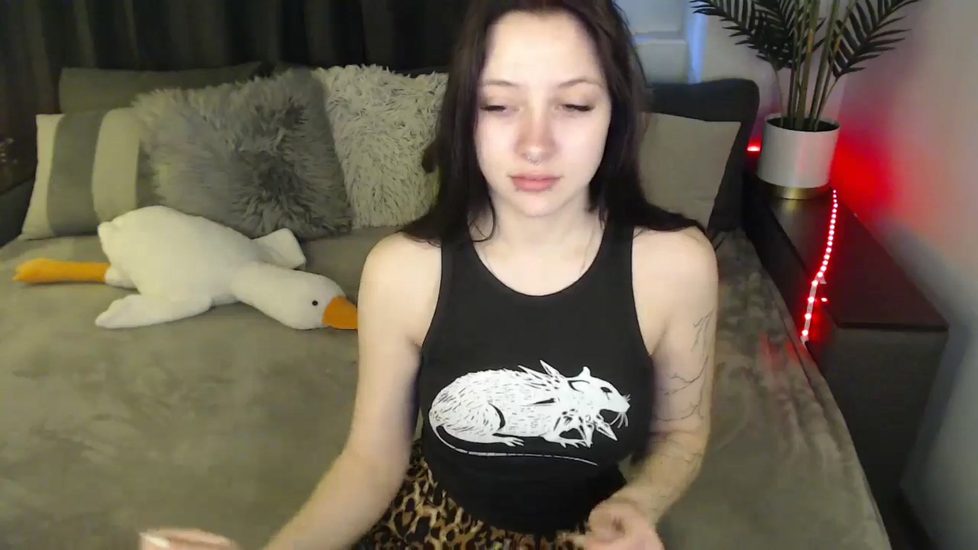 Gallery image thumbnail from SerenaSantos's myfreecams stream on, 04/23/2025, 08:47 image 8 of 20
